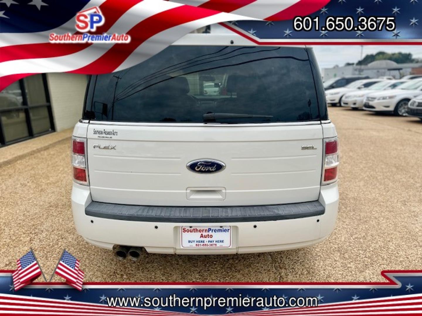 2012 WHITE /Black leather FORD FLEX SEL SEL W/ Leather (2FMGK5CC6CB) with an 3.5L V6 DOHC 24V engine, 6-Speed overdrive transmission, located at 922 W. Beacon St., Philadelphia, MS, 39350, (601) 650-3675, 32.770447, -89.127151 - Title: 2012 Ford Flex SEL FWD Year: 2012 Make: Ford Model: Flex Engine: 3.5L V6 DOHC 24V Body: SPORT UTILITY 4-DR Transmission: 6-Speed overdrive Drive Type: FWD Mpg City: 17 Mpg: 24 Trim: SEL - Photo#4